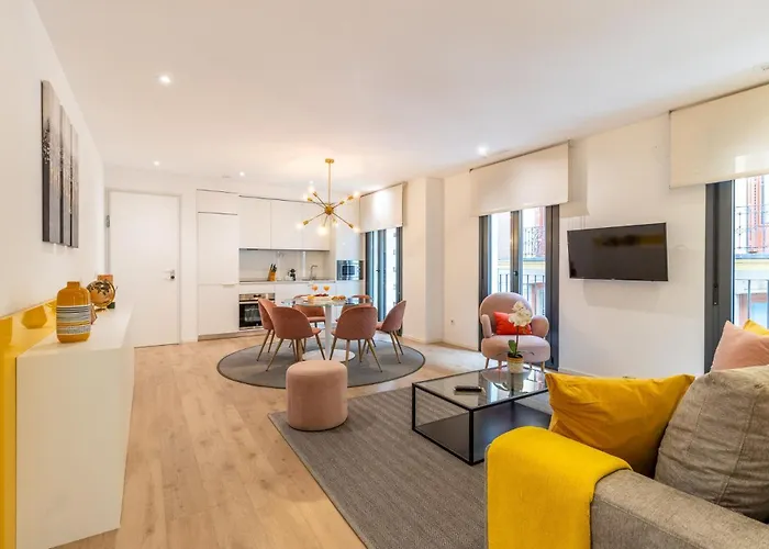 Stylish City Center Retreat For 4 Explore Madrid From Espoz Y Mina