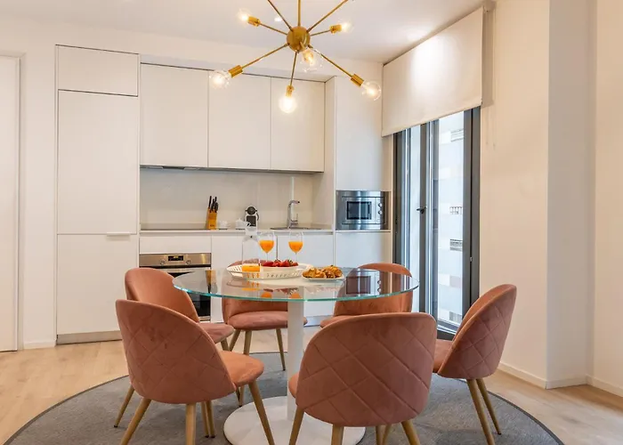 Stylish City Center Retreat For 4 Explore Madrid From Espoz Y Mina